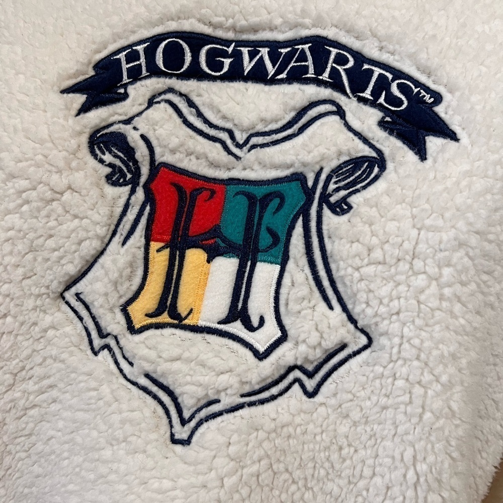 Hogwarts Medium Faux Fur Fleece Long Sleeve Shirt Harry Potter Casual Sleepwear - Picture 5 of 7
